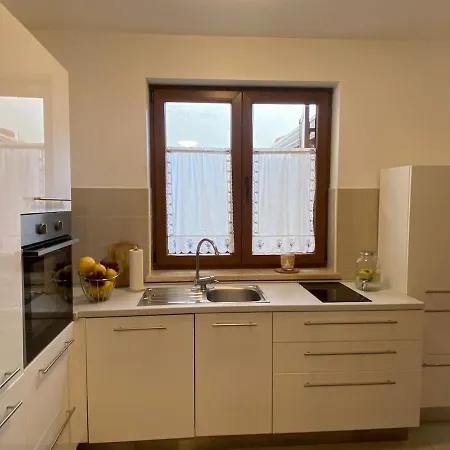 Apartmán Lovely 1 - Bedroom Lena
