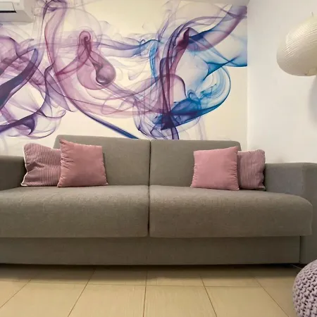 Lovely 1 - Bedroom Lena Apartament *