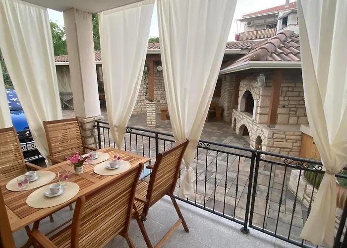 Lovely 1 - Bedroom Lena فانتاسيسي